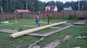 Монтаж конькового бревна