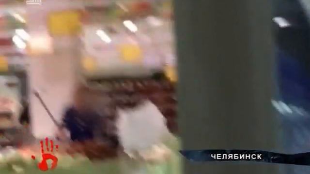 Уборщица супермаркета высыпала мусор с пола прямо в лоток с овощами смотреть онлайн