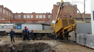 Бетононасос CIFA 907. Разгрузка и установка с помощью манипулятора.