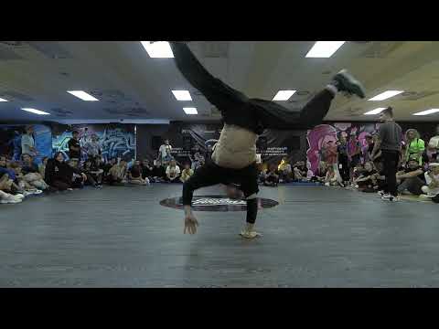 POWERMOVE BATTLE 1x1 ↔ Muha vs Silver Rock ↔ 1'8 ↔ COMBONATION x3 #combonationX3 #bmvideo смотреть онлайн