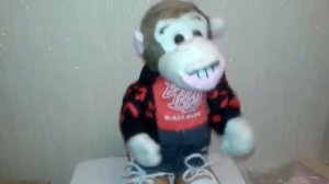Поющая игрушка Обезьяна в кофте