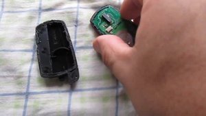 BMW Key Battery Replacement / Trocar Pilha Chave BMW (E81/E87/E90/E91/E92/E60/E61/E70)