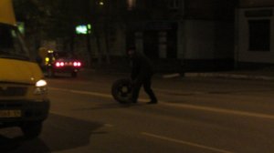 В Твери у маршрутки во время движения отвалилось колесо