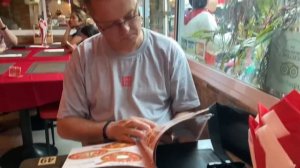 Едем в Паттайю. Наш отель на Пратамнаке. Дом пицца и новый рынок. Таиланд, май 2023