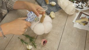 Autumn decor / Scarf pumpkins / Осенний декор / Тыквы из шарфика / DIY TSVORIC