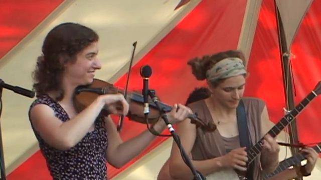 Uncle Earl -- "Girl I left behind me" смотреть онлайн