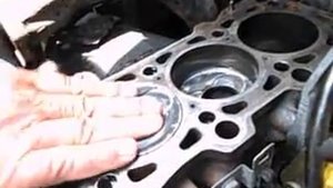 люфт поршней