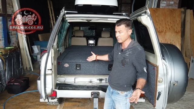 Спальник-органайзер для Ниссан Патрол 61 и откидной столик на заднюю дверь багажника