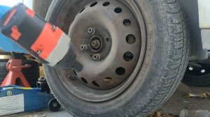 ONEVAN 1800 N.M Torque Brushless Electric Impact Wrench test