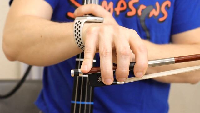 Holding a Cello Bow when Your Hand Hurts | Online Cello Lessons смотреть онлайн