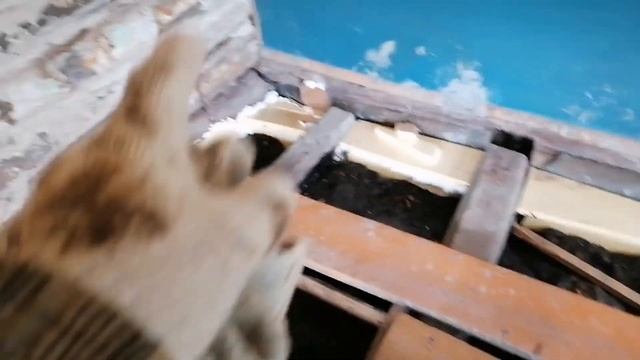 Стелим полы в СТАРОМ доме. Старые доски на старые лаги. #дом #стройка #деревня