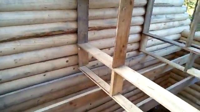 Сруб из оцилиндровки рубленые фронтоны подготовка к кровле