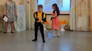 Стрекоза и муравей. Сценка в садике на празднике осени ???