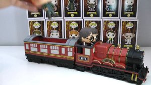 Hogwarts Express Engine & Carriage Funko Pop Toy Train Review Harry Potter & Ron Weasley Pops