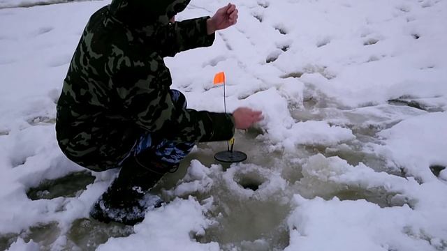 Рыбалим на жерлицы! Антирыбалка) смотреть онлайн