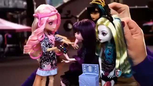 Реклама кукол Monster High Монстры камера мотор 1 смотреть онлайн