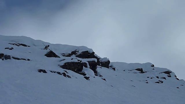 Mikey Smith getting extreme at Kicking Horse смотреть онлайн