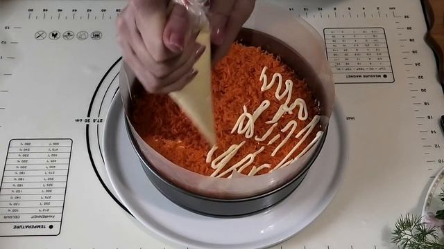 Салат ВЕСЁЛЫЕ ОПЯТА. Слоёный салат с курицей и грибами.