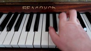 В ПОГРЕБ ЛЕЗЕТ ЖУЧКА: разучиваем песню с учителем. Уроки сольфеджио для начинающих