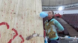 Метание ножей в шарик