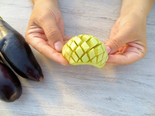 Нарезаем баклажаны ромбиком и никто не догадается из чего это блюдо / Eggplant in sauce