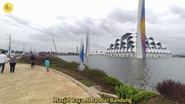 Bandung Walking Tour 4K, Strolling Around Giant Water Pool of Al Jabbar Grand Mosque смотреть онлайн