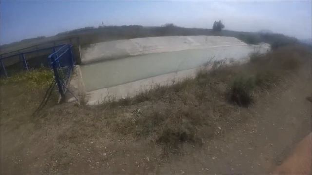 Осенний голавль. Ловим на кузнечика. смотреть онлайн