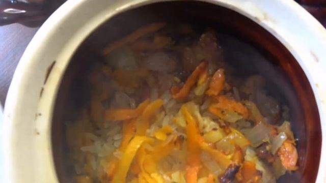 Рис с курицей в горшочках/ простой и вкусный рецепт домашней кухни
