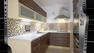 КАК СДЕЛАТЬ ФАРТУК НА КУХНЕ / МОЗАИКА В  КУХОНННОМ ФАРТУКЕ