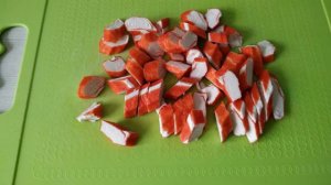 Салат из крабовых палочек с красной икрой