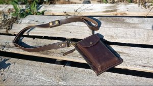 Сумка для телефона с кожаным ремнем ручная работа