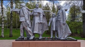 "Дорога на Берлин" Музыка М. Фрадкина, слова Е. Долматовского.