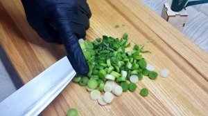 Не жарьте ШАШЛЫК пока не приготовите этот салат! Сочный салат к шашлыку.