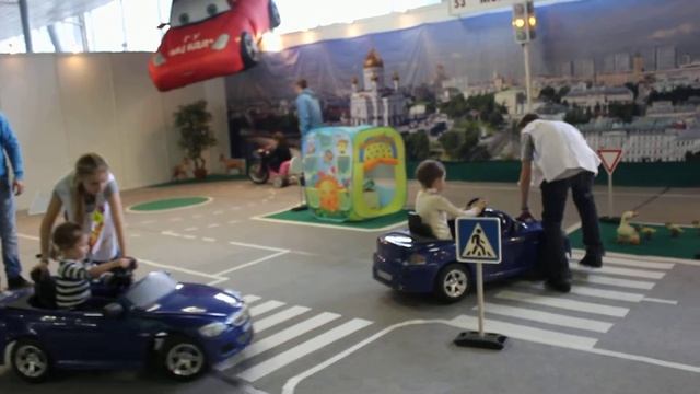 Гонки на Багги. Дети. Спортлэнд смотреть онлайн