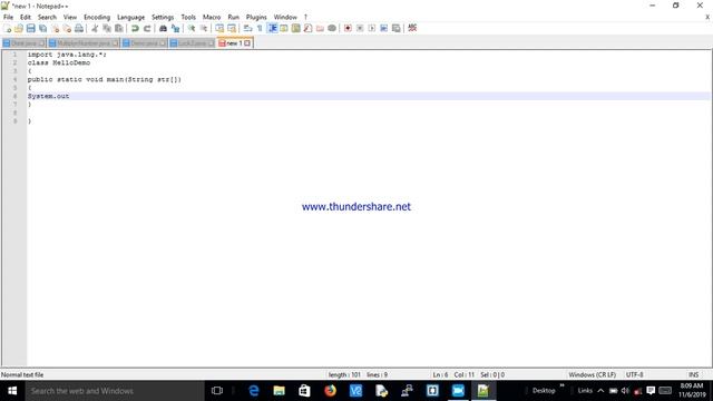 Program to print Hello in java programming in Hindi.How to use "System.out.pritnln" in Java program