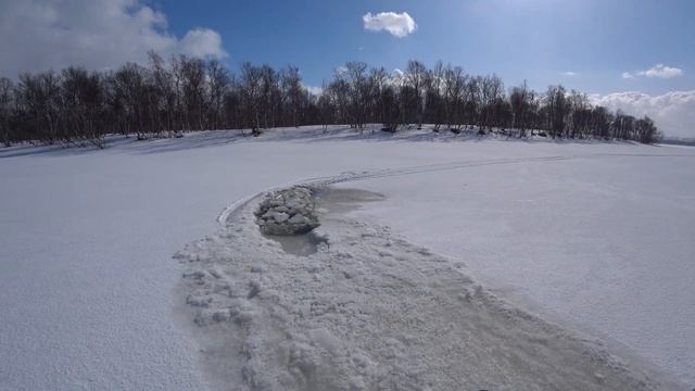 Писец как фартонуло ) или внимание на кольских водоемах около течения! обманчивая зима была ! смотреть онлайн