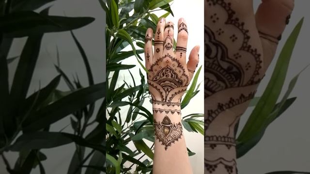 Рисунок хной на руке (мехенди, hennaart, mehndi) Казань