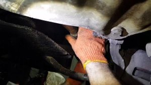 BMW (кузов е 60) УСТРАНЯЕМ СТУК В ХОДОВОЙ (замена рулевых тяг и наконечников)