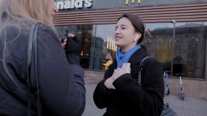 КАКУЮ ПЕСНЮ ТЫ СЛУШАЕШЬ? Узнай какая Музыка играет у прохожих в наушниках! БОЛЬШОЙ ОПРОС #5