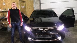 Двойные передние стекла (автоматическая тонировка) на Toyota Camry в 55 кузове.