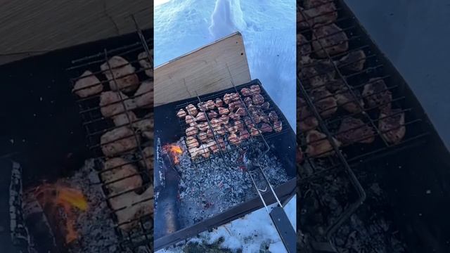 ?Открыли сезон 2022! Жарим шашлык на даче!?? #шашлык #шашлыки #шашлыкизсвинины #шашлыкнамангале
