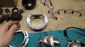 Тюнинг фар на BMW 5 E39 установка Bi Led модулей и светодиодных Ангельских глазок