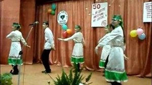Марийский танец 11 класс Марисолинская школа 2012.wmv