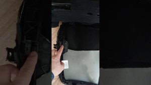 Как снять фиксаторы подголовника ПЕЖО 308