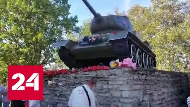 Эстонские власти хотят снести все советские памятники - Россия 24 