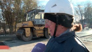 Современный асфальтоукладчик —  в помощь дорожной службе Уральской Стали