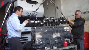 Mercedes-Benz OM 460 LA Euro 5 Montage der Kurbelwelle
