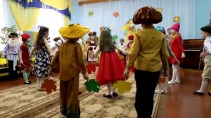 Танец с листьями "Осень, падают листья"
