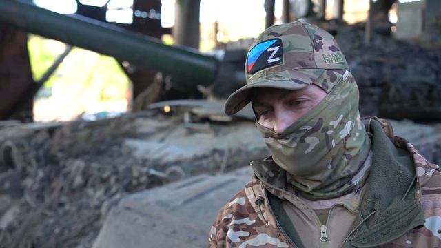 Кадры штурма российскими военнослужащими укрепрайона ВСУ в районе населенного пункта Спорное - 3 смотреть онлайн