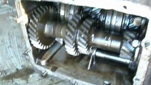 Нива. Ремонт КПП. Вскрытая коробка передач, обнаруженные беглым взглядом дефекты